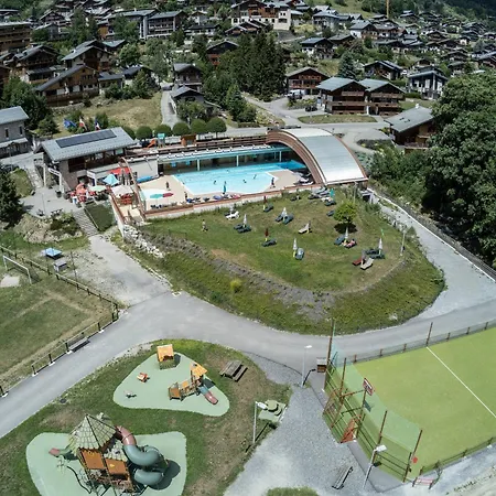 Apartment Cosy Avec Balcon, Parking Et Wi-fi A Champagny-en-vanoise - Fr-1-638-13