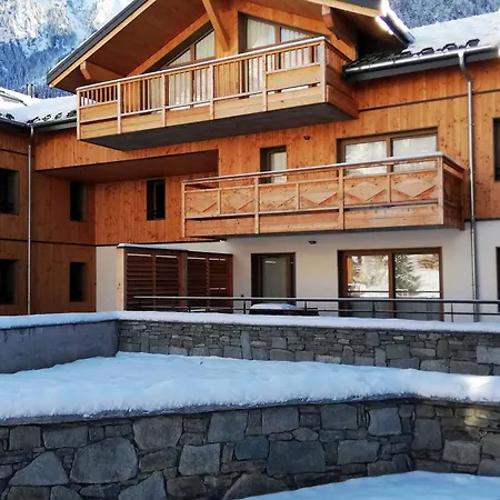 Cosy Avec Balcon, Parking Et Wi-fi A Champagny-en-vanoise - Fr-1-638-13 *
