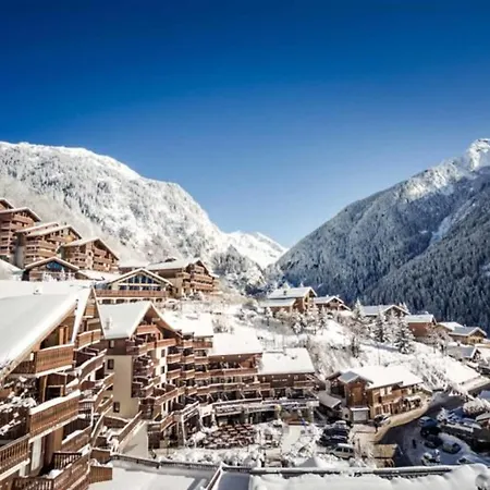 Cosy Avec Balcon, Parking Et Wi-fi A Champagny-en-vanoise - Fr-1-638-13 Apartment