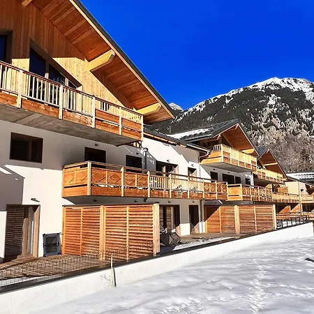 Cosy Avec Balcon, Parking Et Wi-fi A Champagny-en-vanoise - Fr-1-638-13 Apartment *