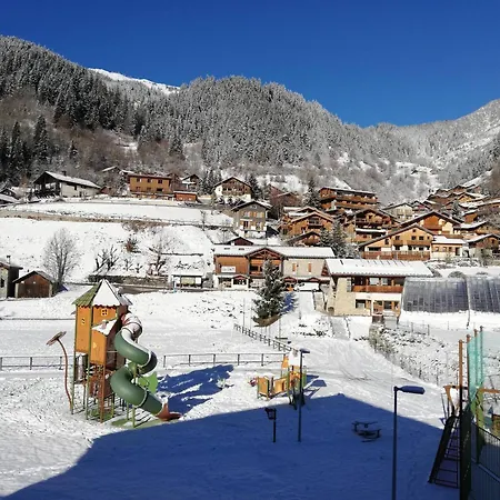 Apartment Cosy Avec Balcon, Parking Et Wi-fi A Champagny-en-vanoise - Fr-1-638-13 *