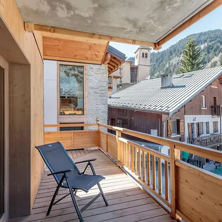 Cosy Avec Balcon, Parking Et Wi-fi A Champagny-en-vanoise - Fr-1-638-13